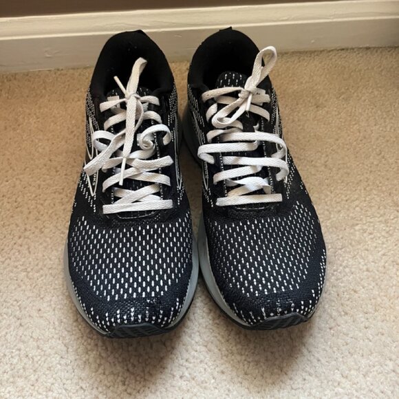Women's Brooks Levitate 5 Black and White Sneakers Shoes Size 9 - Picture 4 of 9